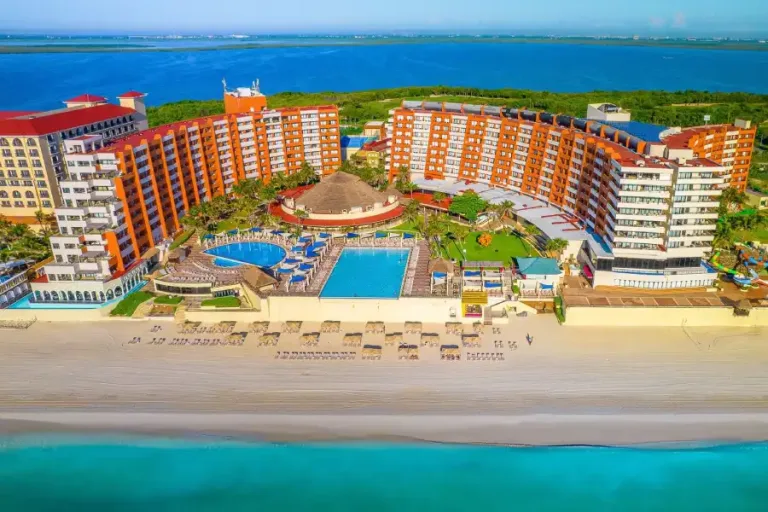 CROWN PARADISE CLUB CANCÚN